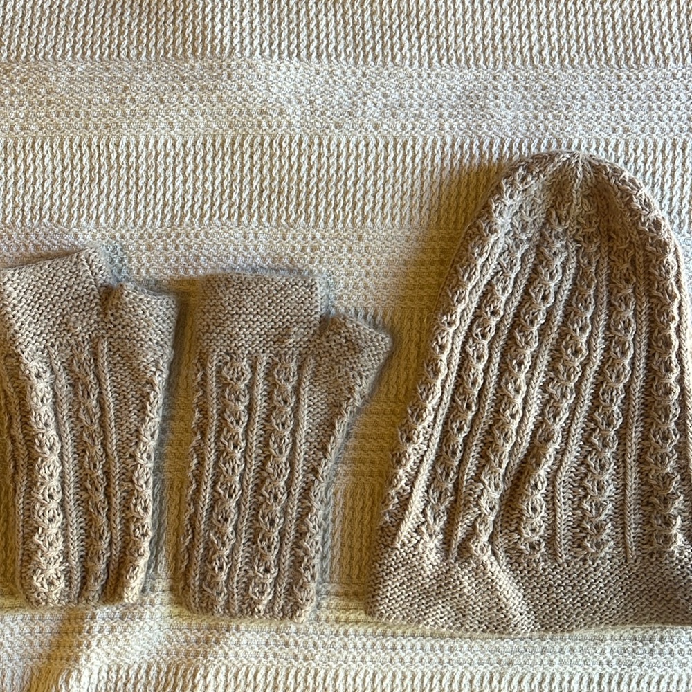 Alpaca hat and groves